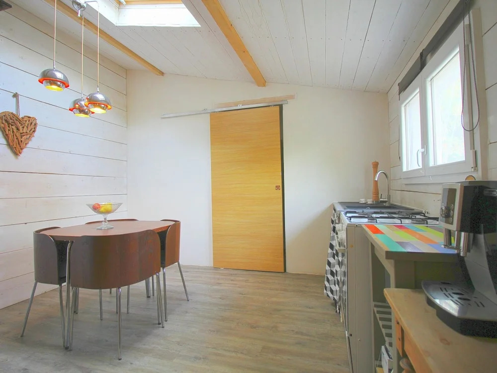 Charming Cottage With Pool and Beautiful Garden, 1 km From Faucon