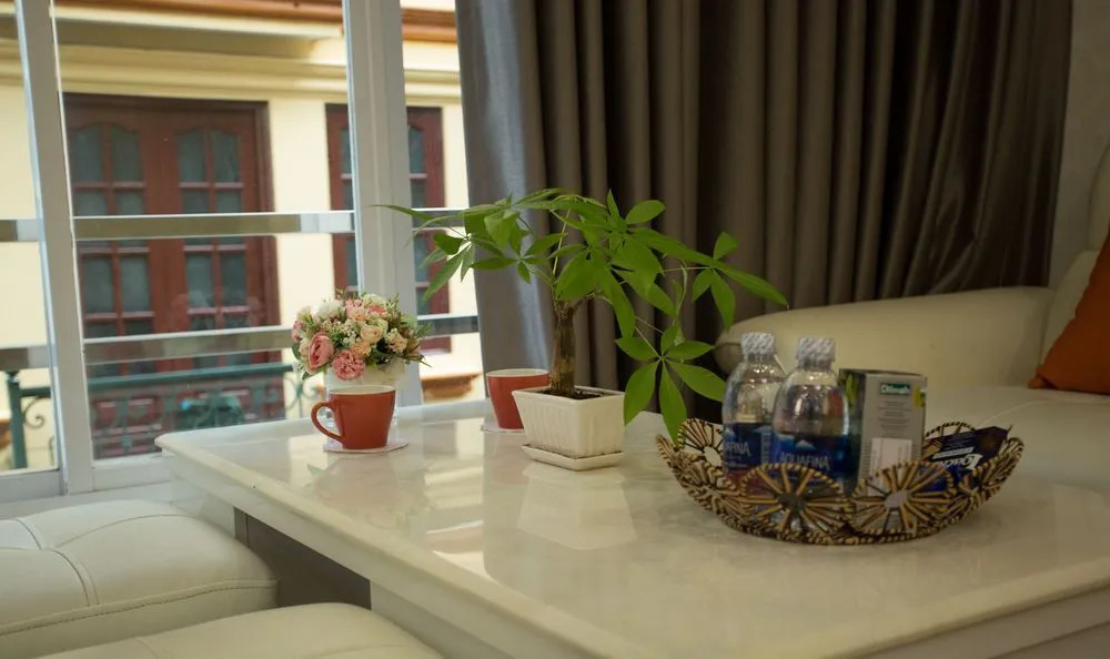 Palm Tree Apartment