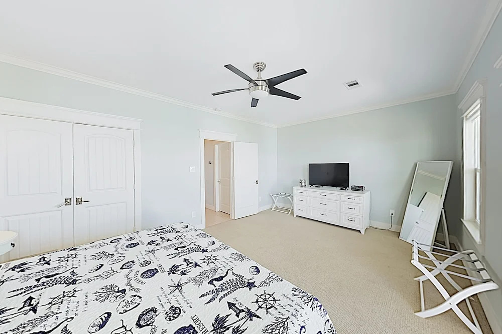 New Listing! The Water House: New Near Beach 3 Bedroom Home