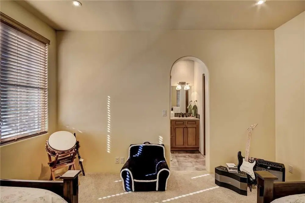 The Sunrise Retreat, 2 Bedrooms, Fireplace, Wifi, Jetted Tub, Sleeps 6