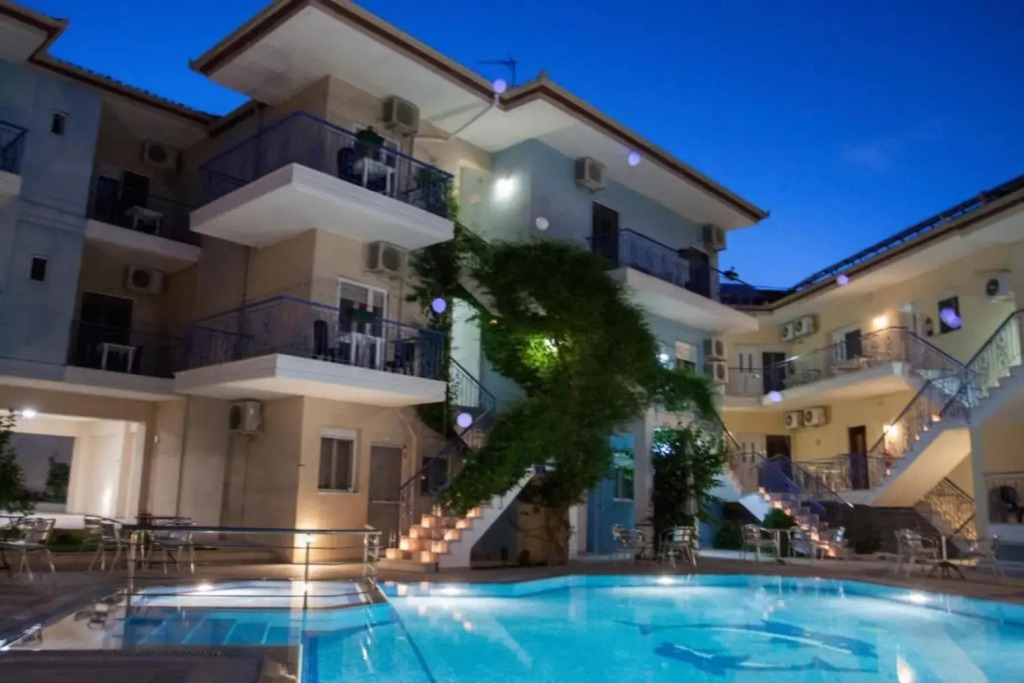 Stratos Hotel