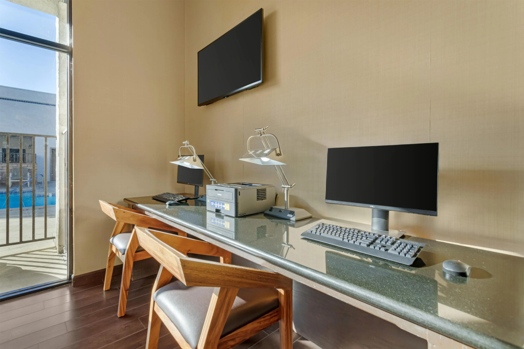 Best Western Plus Big America