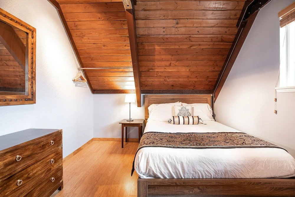 Wanderlust Inn
