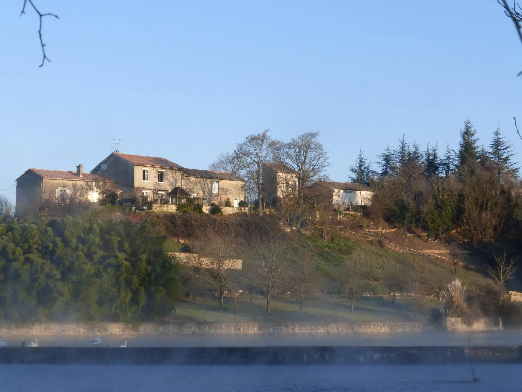 Grande maison escapade au bord de la rivière