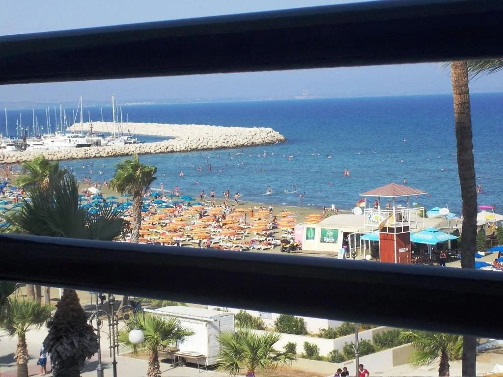 Krasas Beach Apts