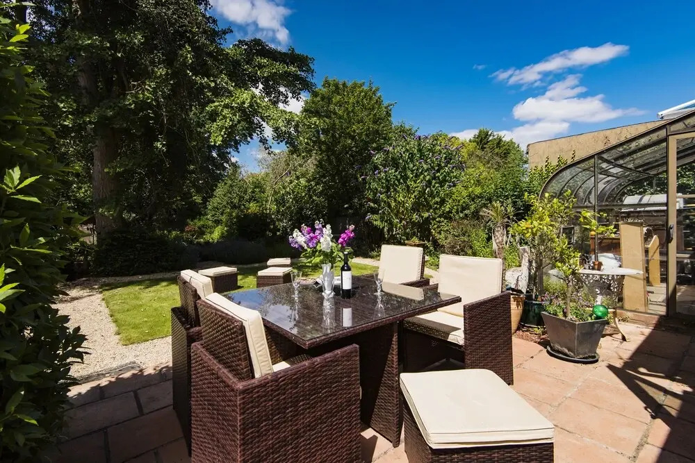 Vintage Twickenham Home By The River Thames