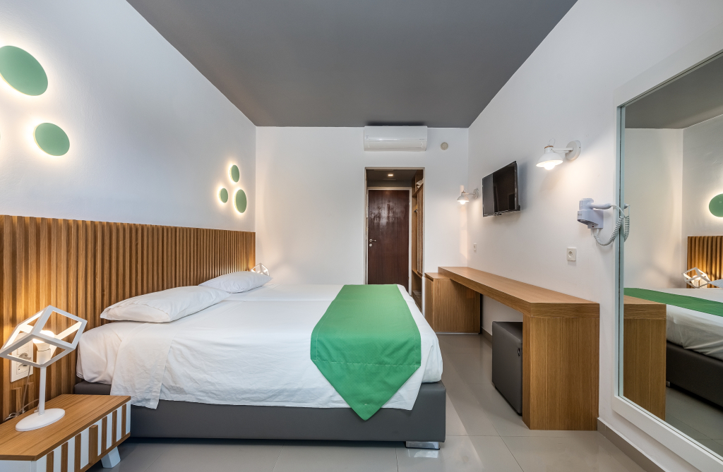 Zeus Hotel