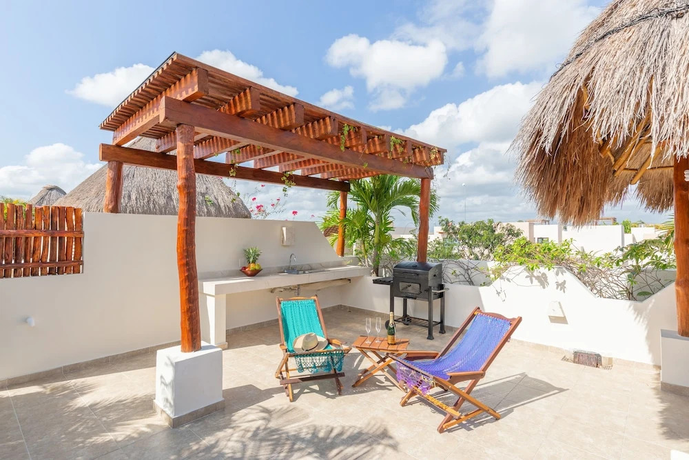 Secret Garden Oasis 3BR Penthouse