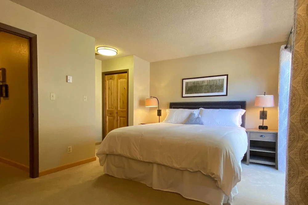 Park Place Deer Camp Condo: Ski-In, Walk To Main St, Lift