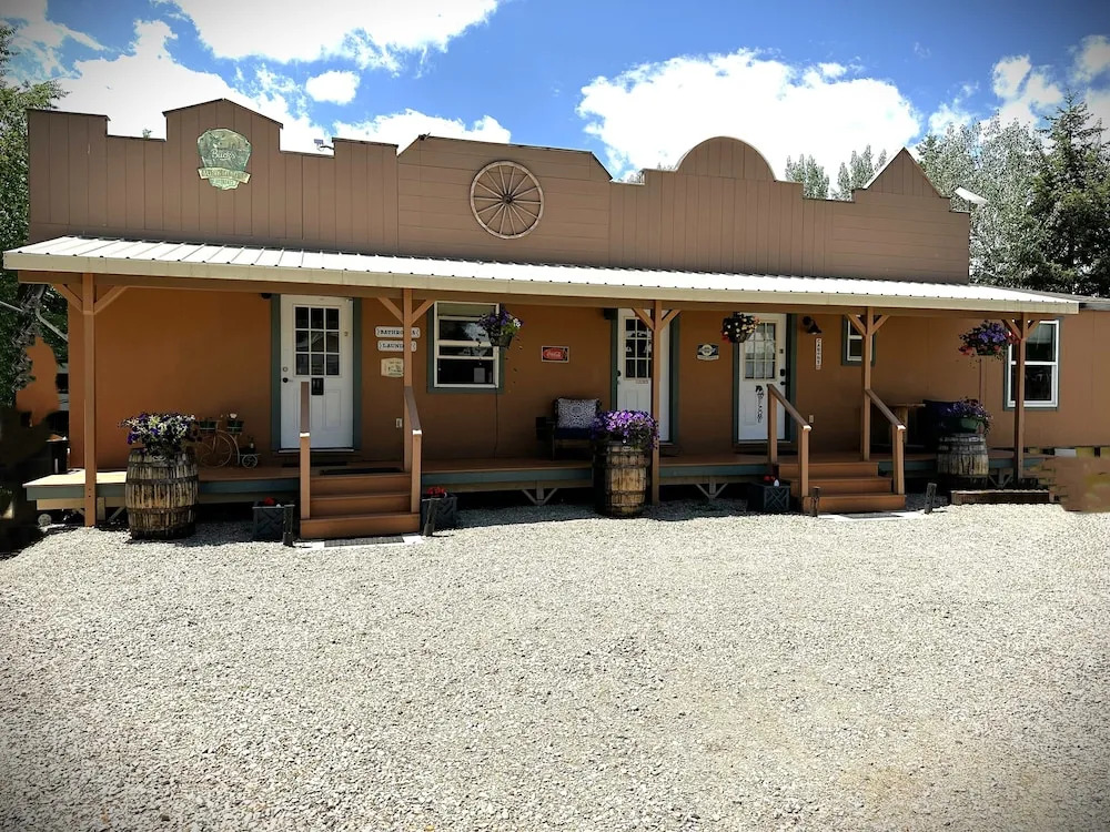 Travellers Rest Cabins and RV Park