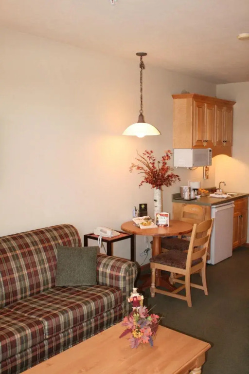 Birchwood Lodge