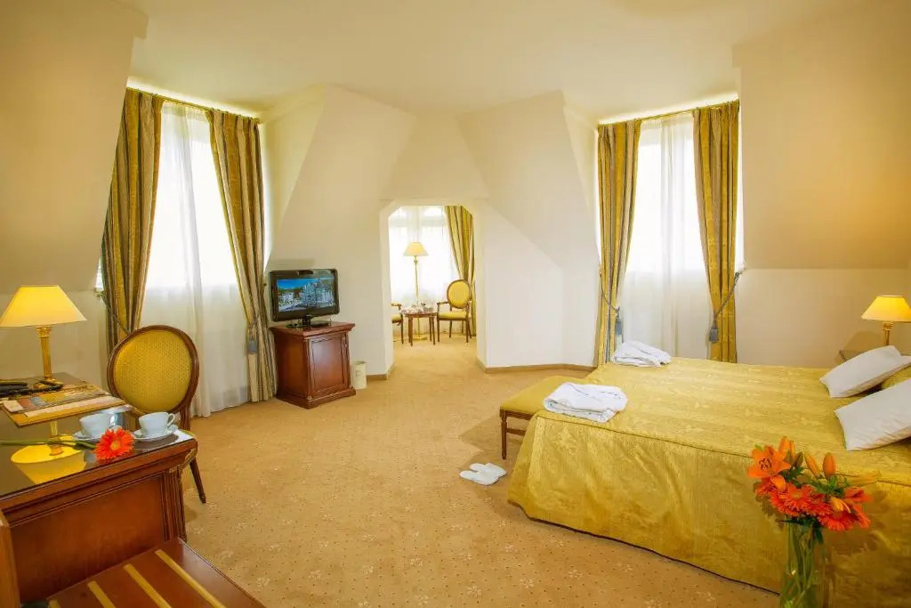 Savoy Westend Hotel