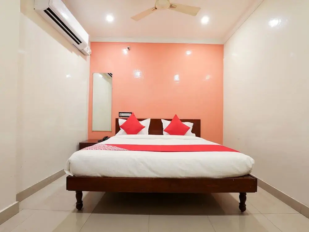 Vishnu Priya Residency By OYO Rooms