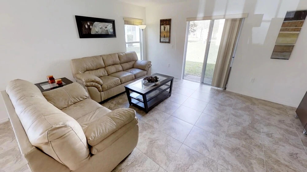 5113 Compass Bay