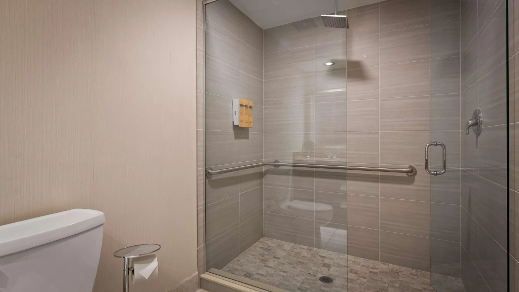 Best Western Plus Ambassador Suites