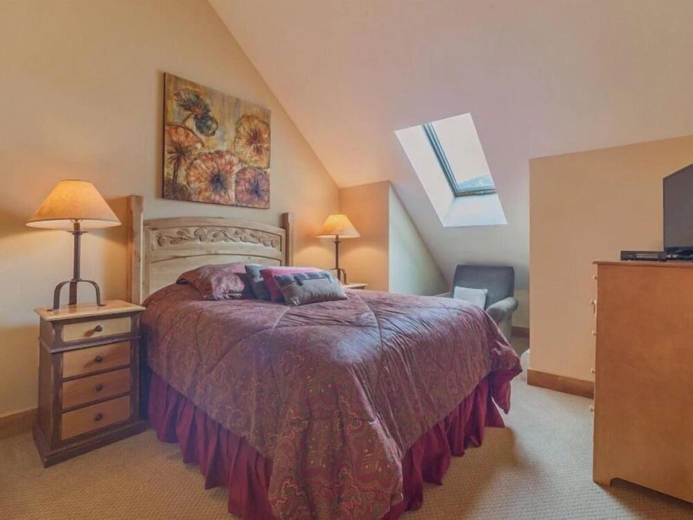 2 Bedroom Colorado Vacation Rental situated in River Run Village Steps from the Summit Express Gondola