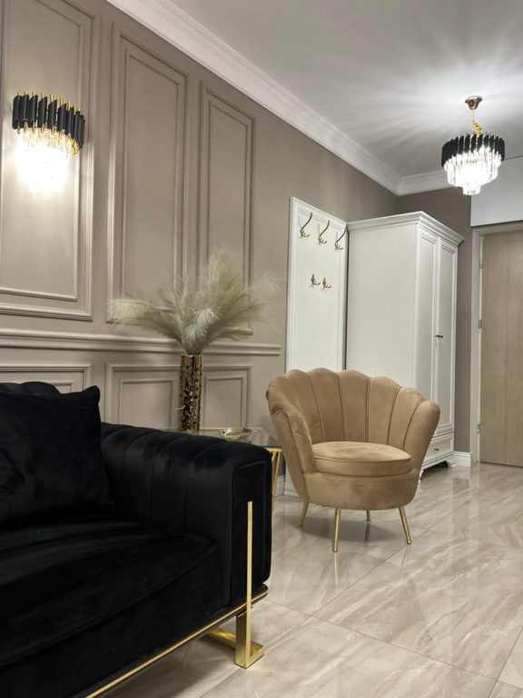 Golden Apartment