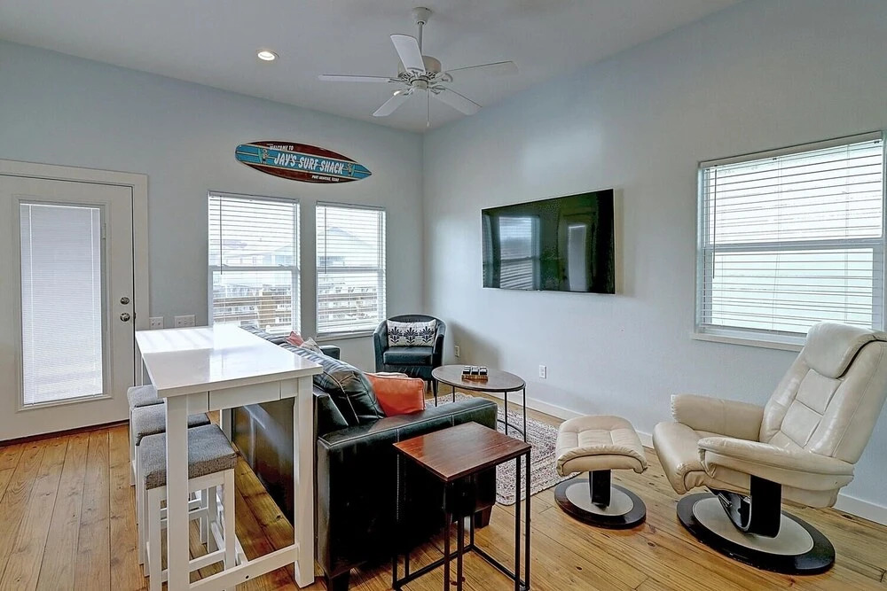 Jay's Surf Shack 2 Bedroom Bungalow by Redawning