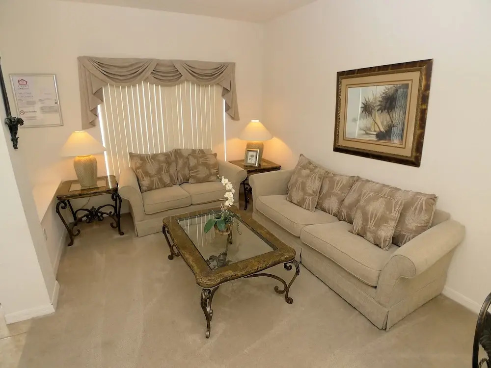 5 Bed Pool Home On Gated Community 1027