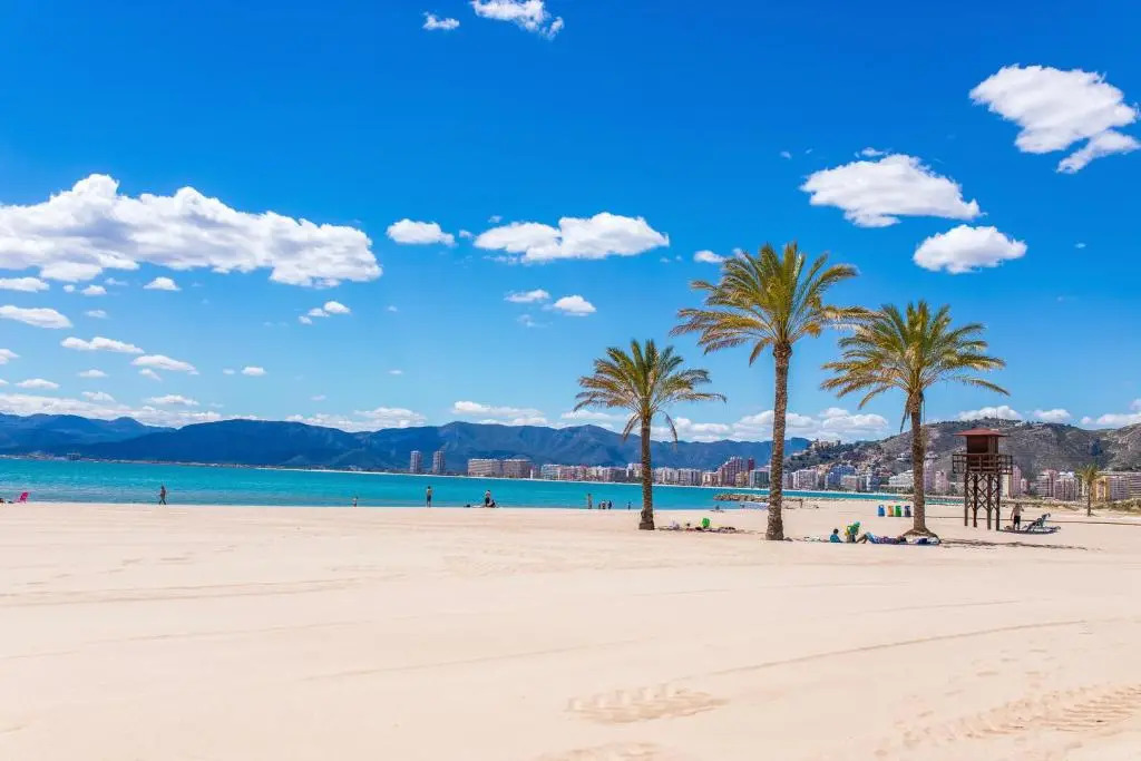 NUEVO, Primerísima línea con Wifi y Parking gratis en Playa San Antonio