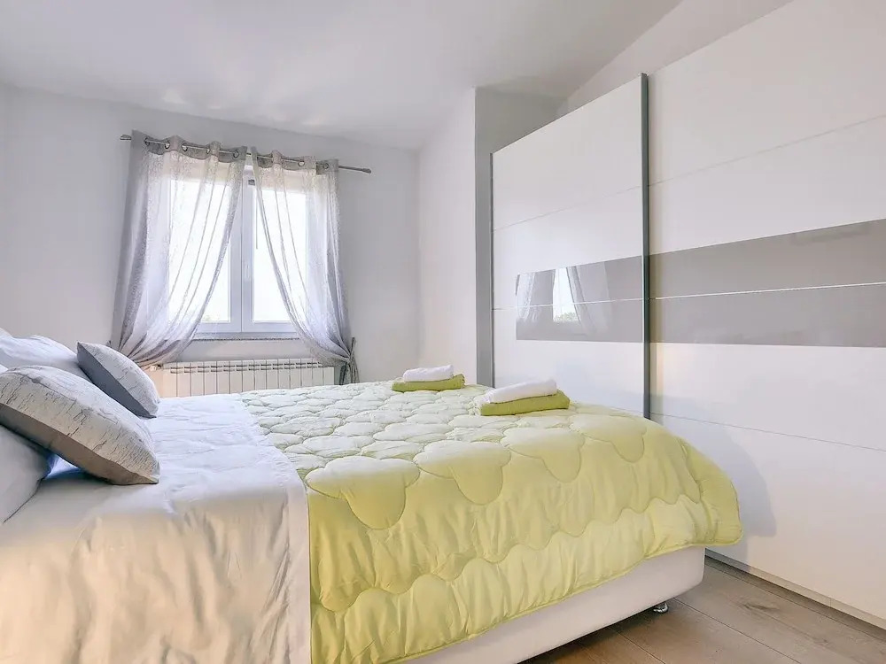 Apartment With Modern Decor and Spacious Garden, 3 km From the Beach