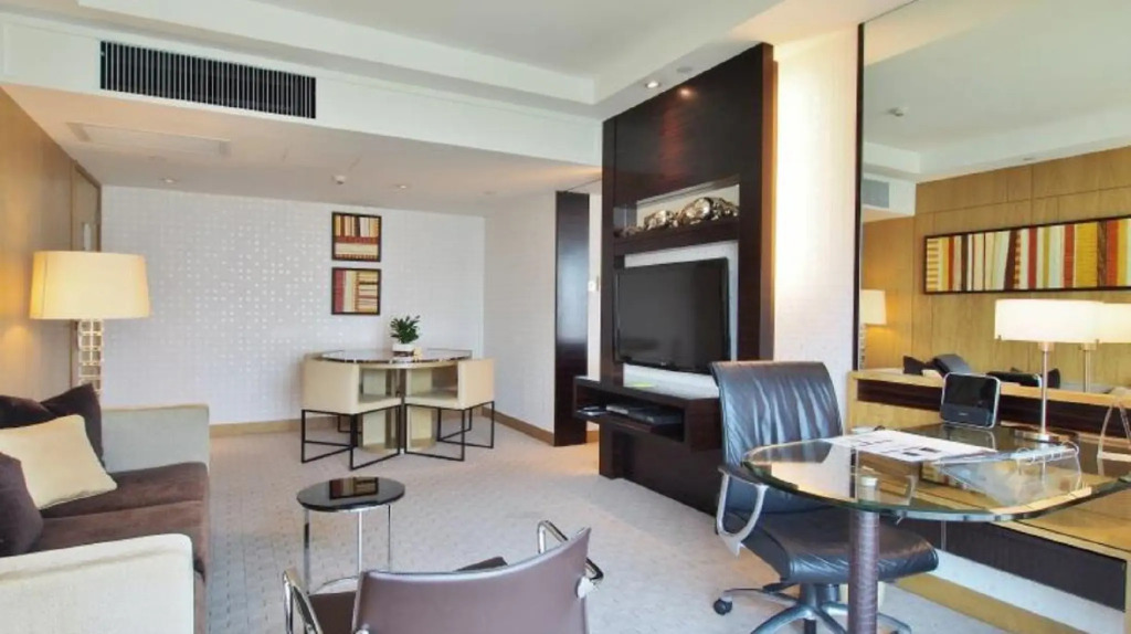 Royal Park Hotel