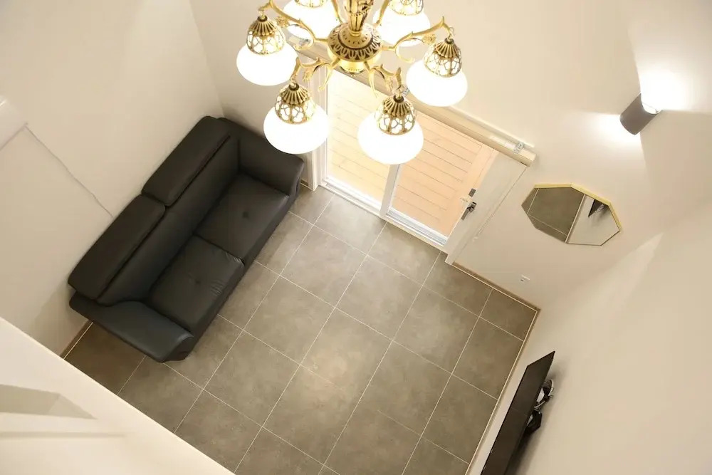 Hyovely House