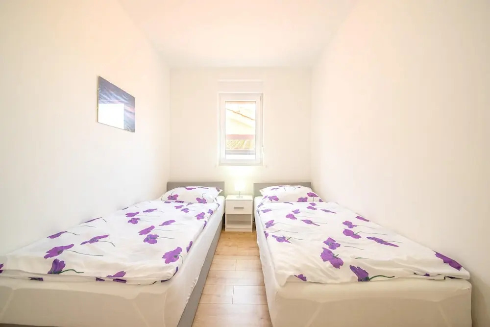 Apartment With 2 Bedrooms in Vrsi, With Enclosed Garden and Wifi - 350