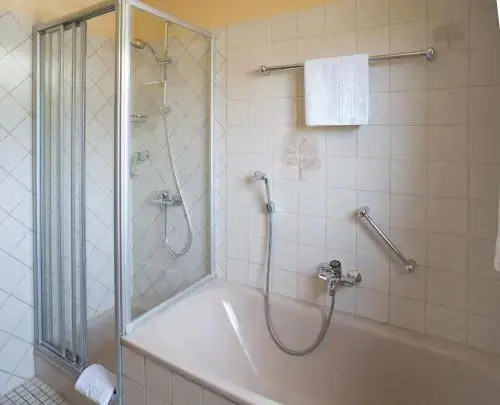 Landhotel Lutz UG