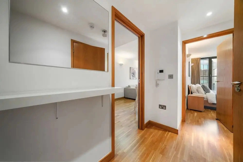 Central and Elegant City Apt With Balcony