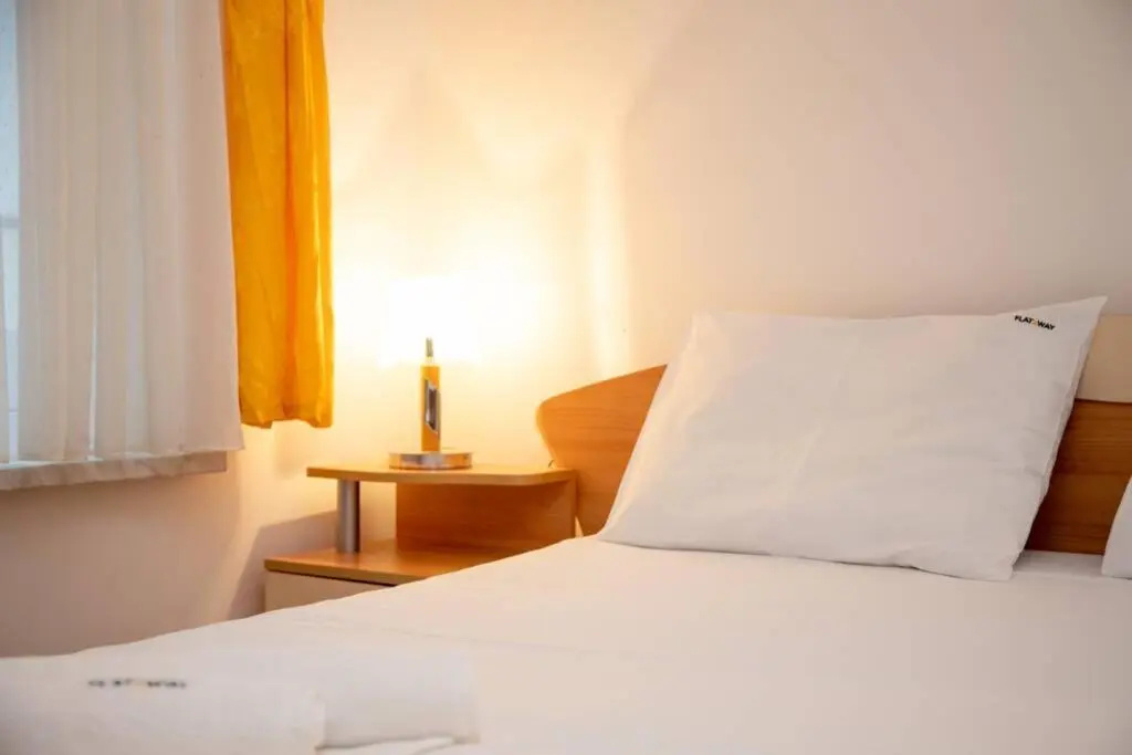 Convenient 1-Bedroom Flat next to Harmanite Beach