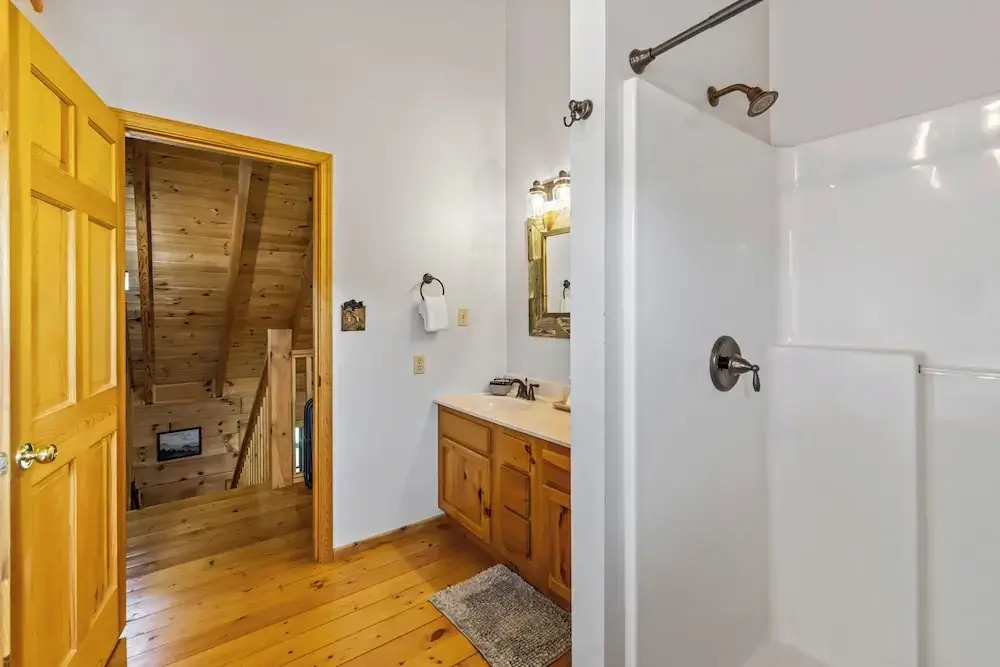 Cabin w/ Hot Tub, Theater & Games!