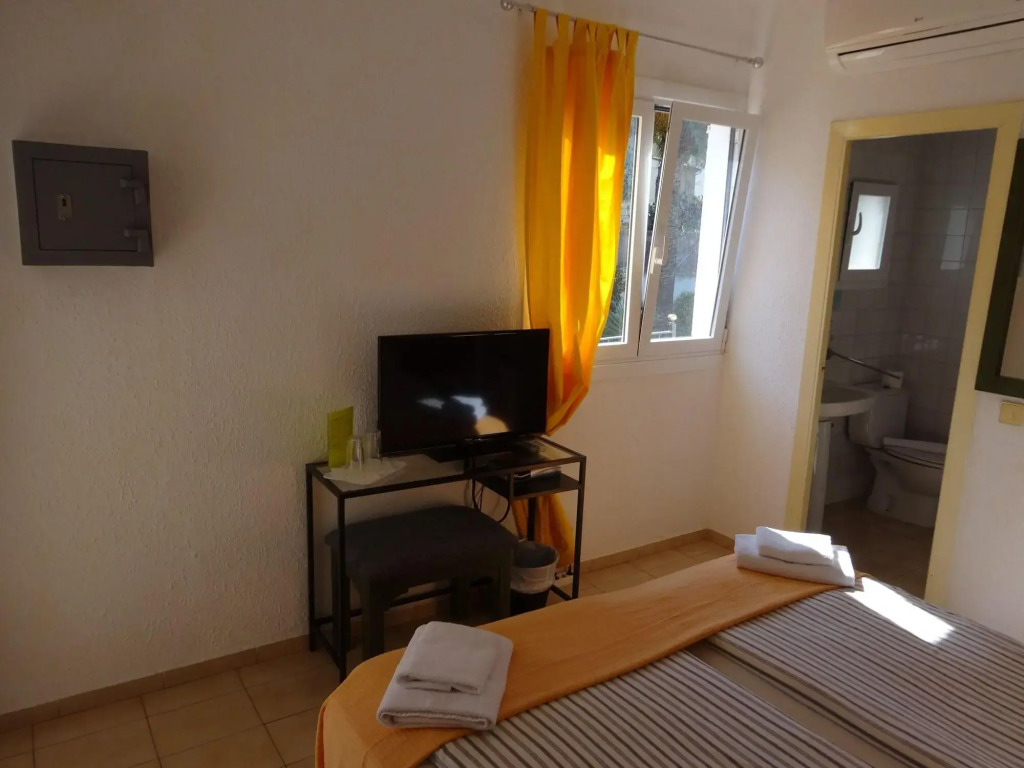 FLOR Amistad Hostal