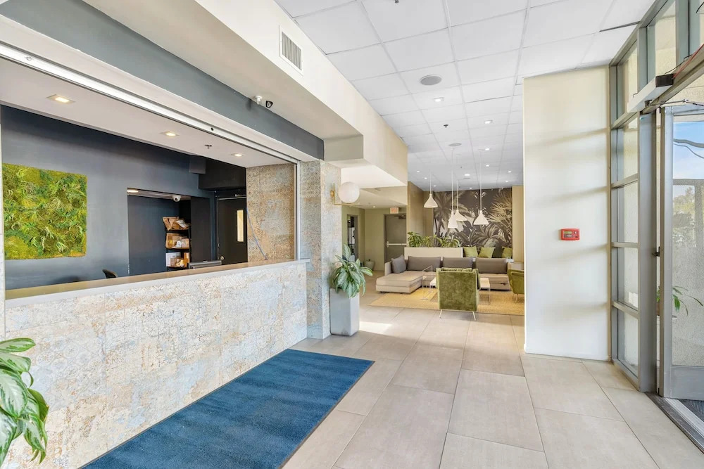 Uptown Inn by Vantaggio - Limited Service Apart-Hotel