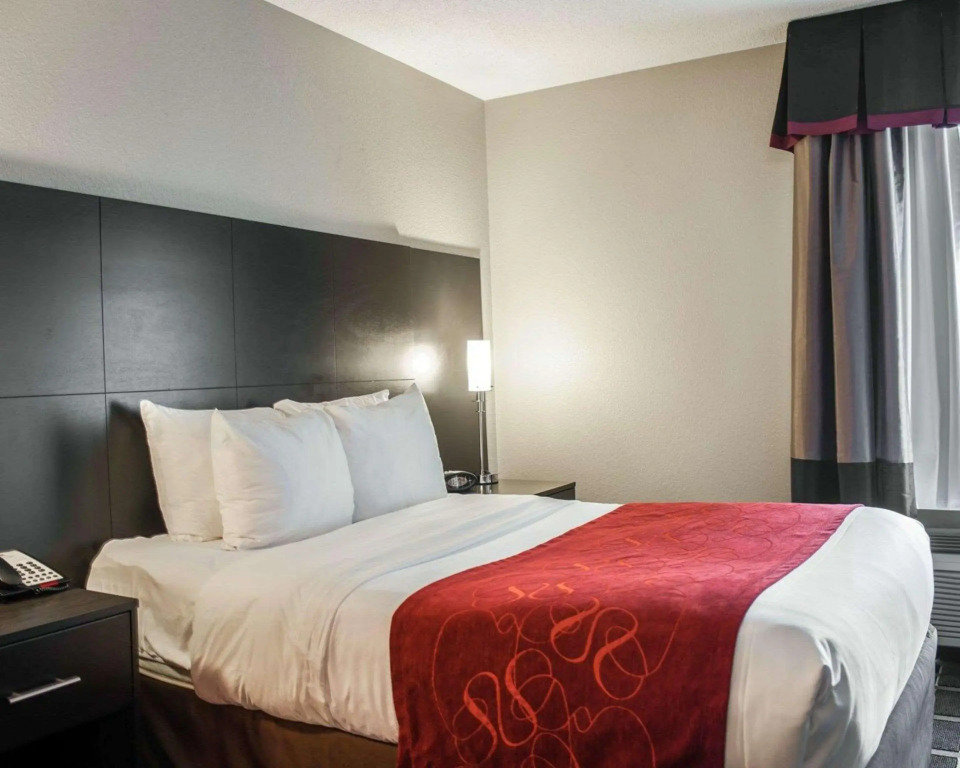 Comfort Suites Nashville Airport - BNA