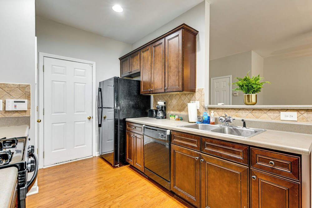 Community Pool! East ATL Base Near Mercedes-benz