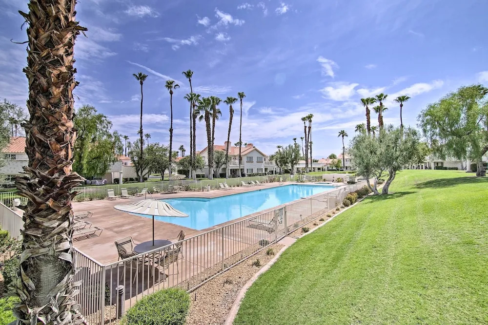 Palm Desert Country Club Home w/ Pool Access!