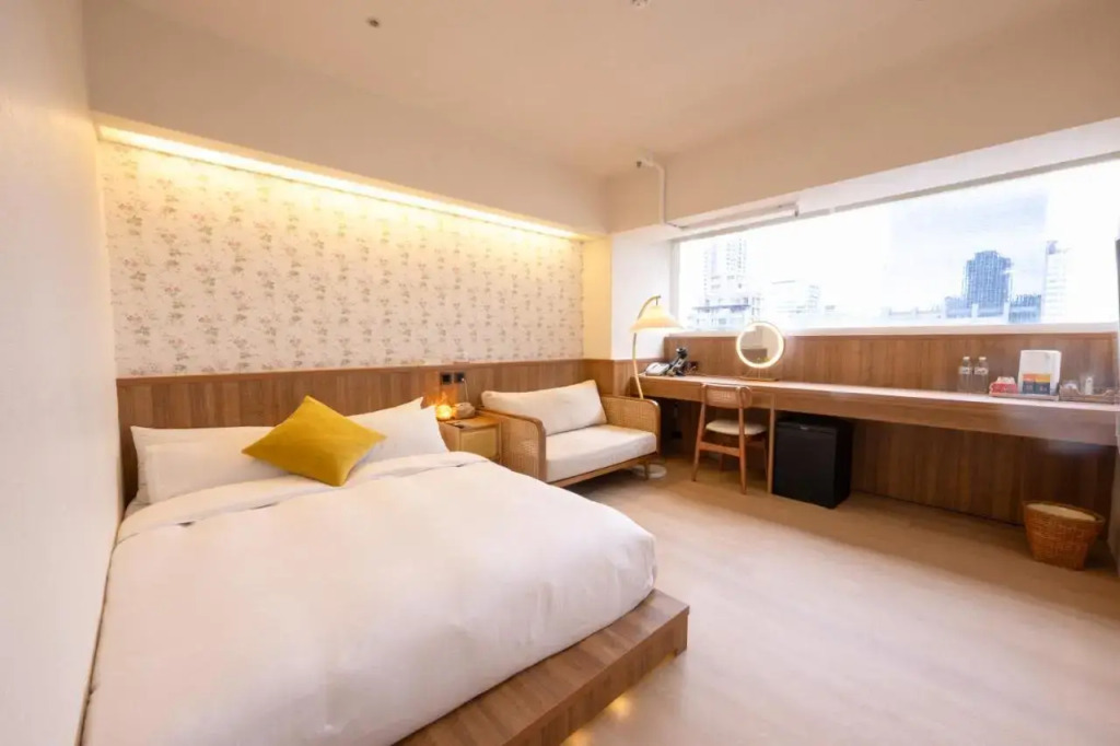 Apartment 10F