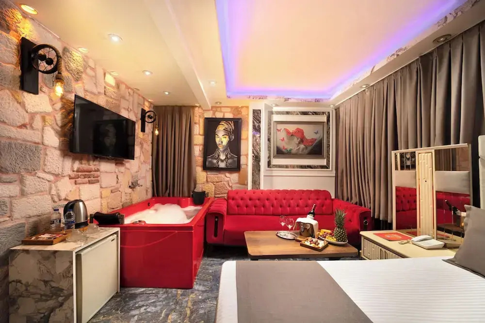 Ren Plus Sui̇tes Otel