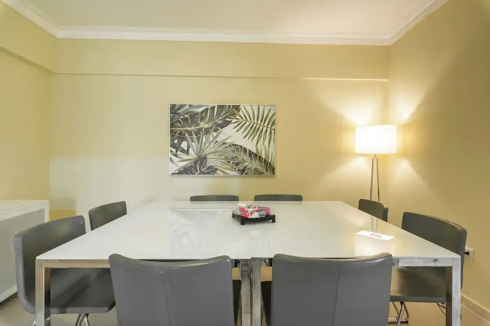 Penthouse in Evaristo Morales Sleeps 14