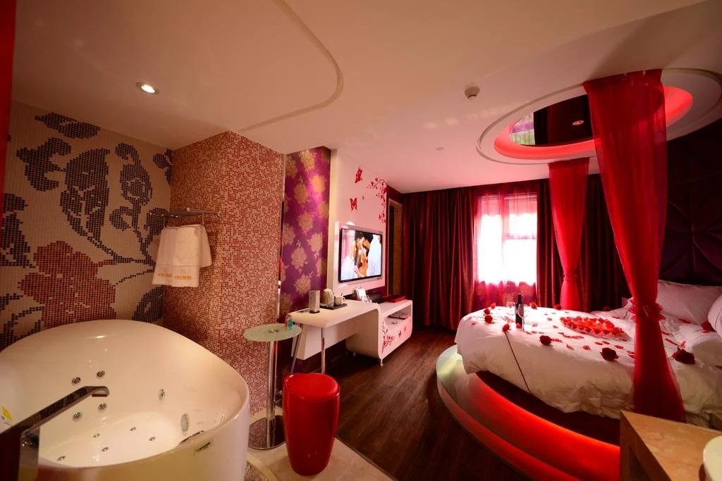 Crystal Theme Hotel