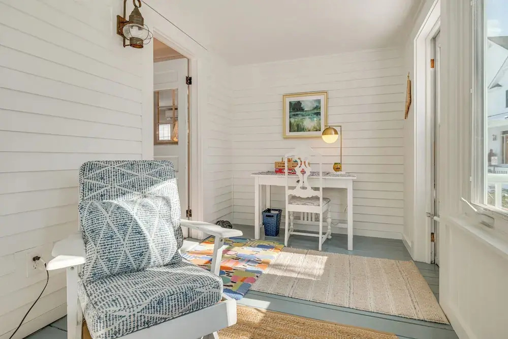 < 1 Mi to Beach! Kennebunk Cottage w/ Yard