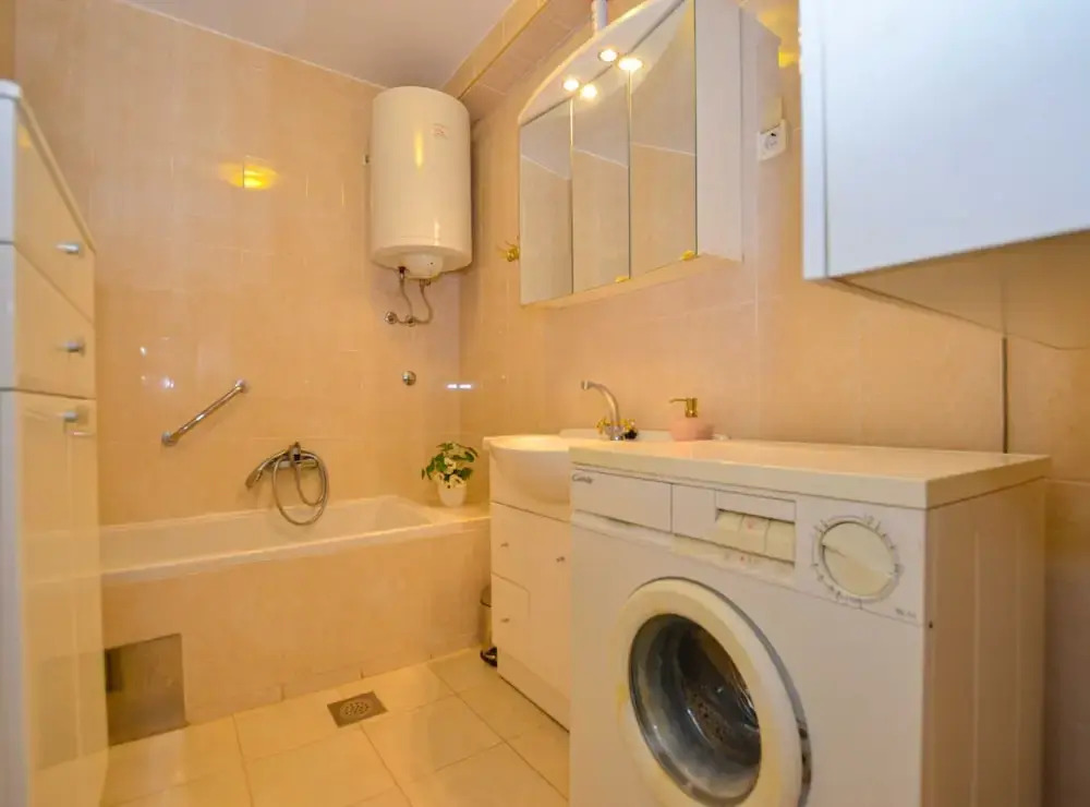 Cozy and Smart Rovinj Apartment With Balcony