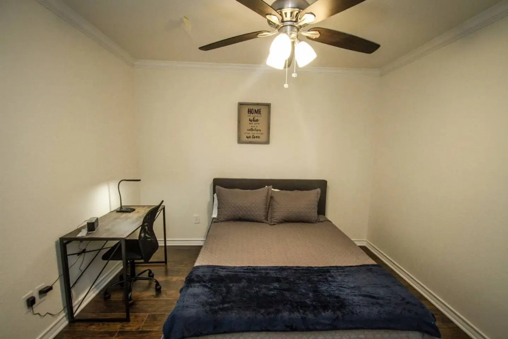 Cozy Remodeled 2br/2ba Near Downtown Sleeps 8