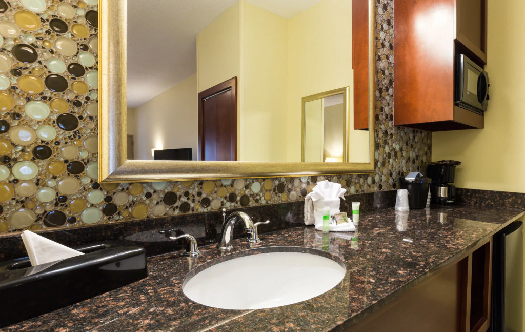 Quality Inn Near the Island Pigeon Forge