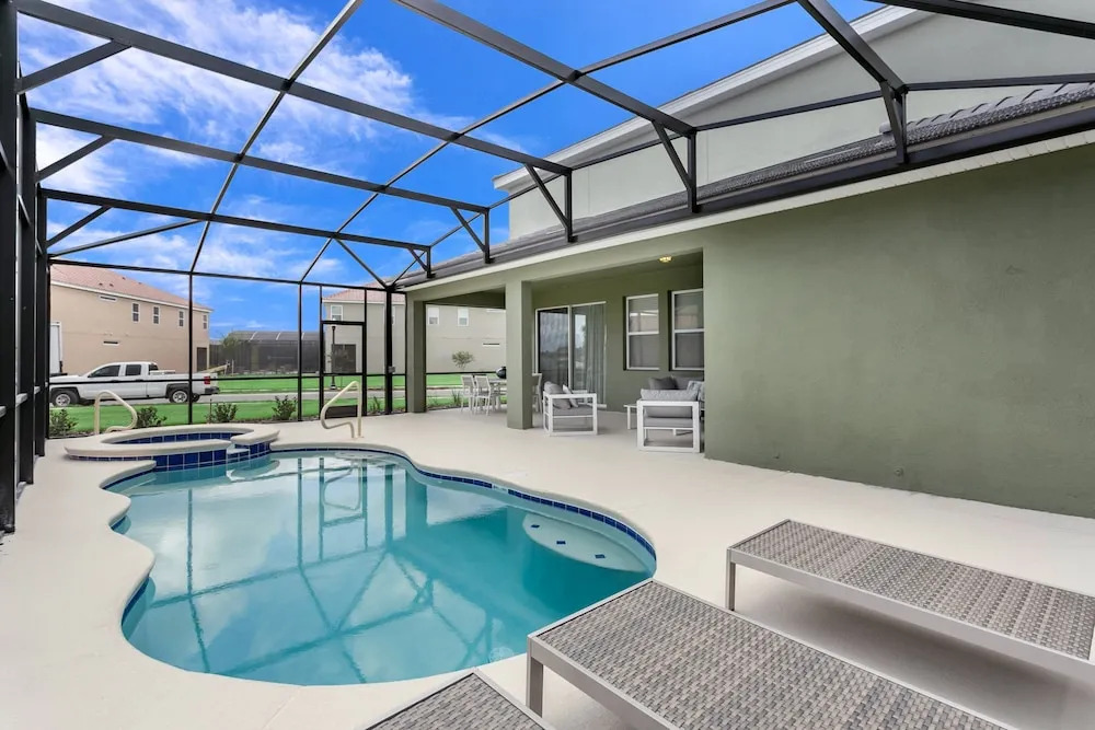 6bed 4Ba Villa Game Room Pool Spa
