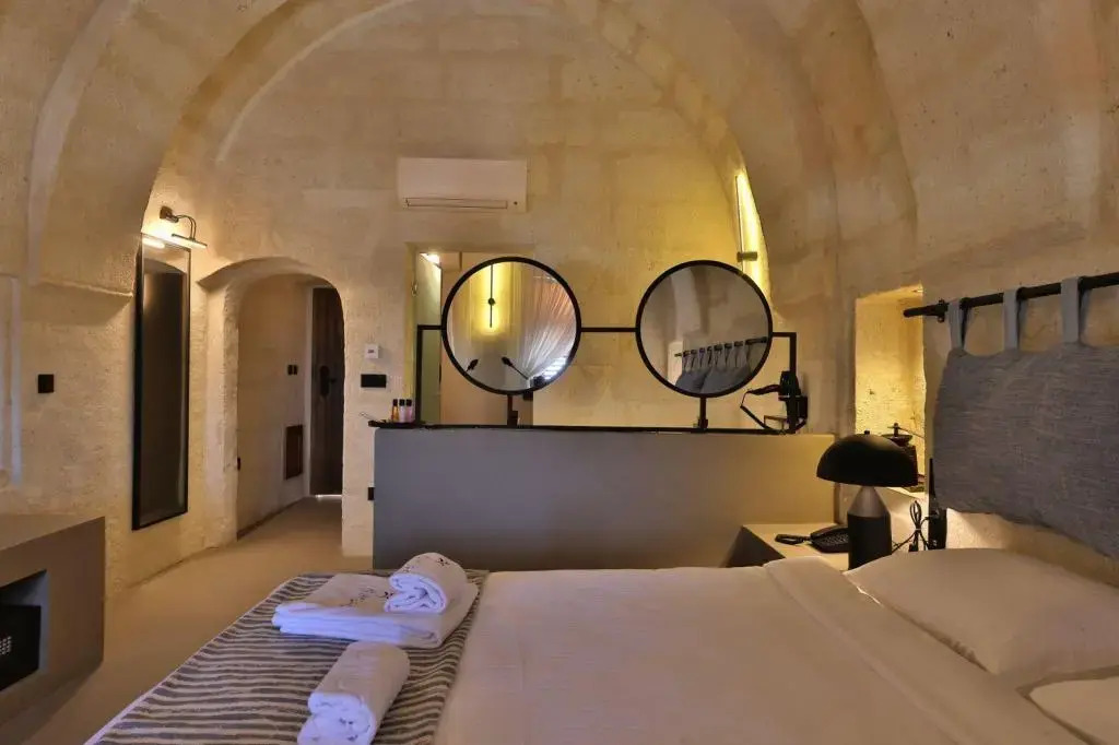 Simurg Cave House