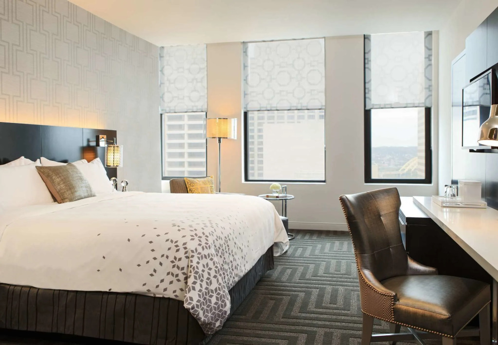 Renaissance Cincinnati Downtown Hotel