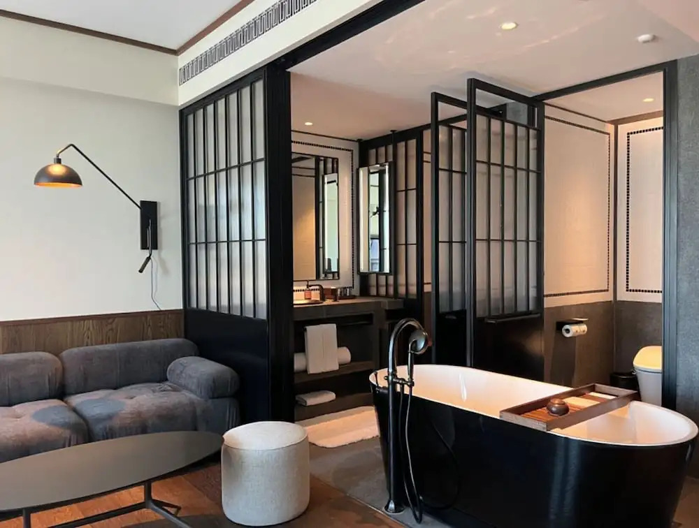 Flow and Co. Qingdao, Autograph Collection
