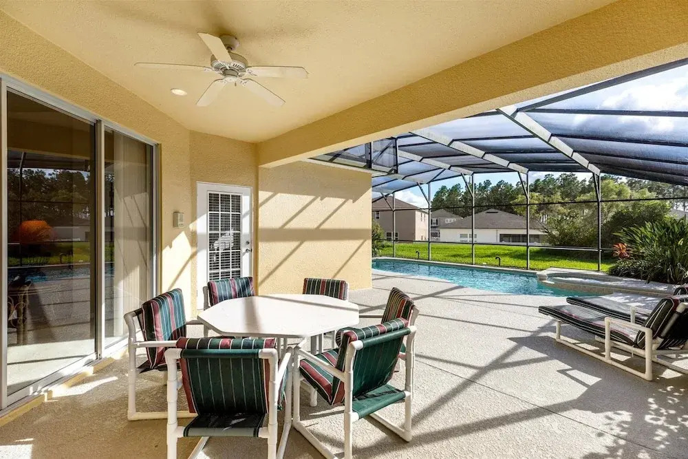 Beautiful 4 Bedroom, 4.5 Bathroom Villa on a Large Corner lot With South Facing Pool & Spa - 502